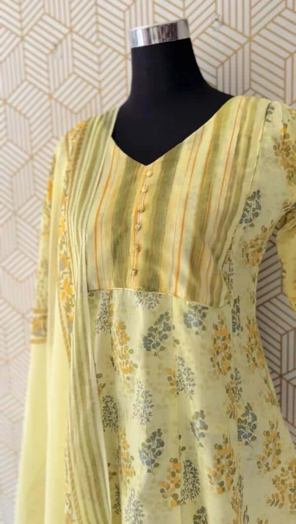 3 Pcs Cotton Aline kurtis with bottom and Dupatta/2346 - Image 9