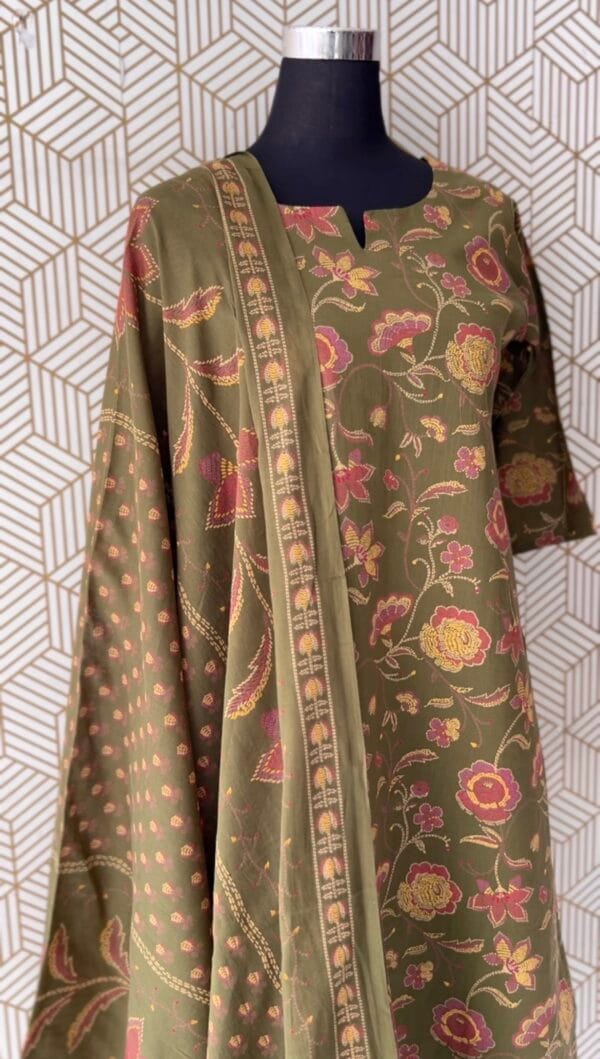 3 Pcs Cotton Side slit kurtis with bottom and Dupatta/2347 - Image 9