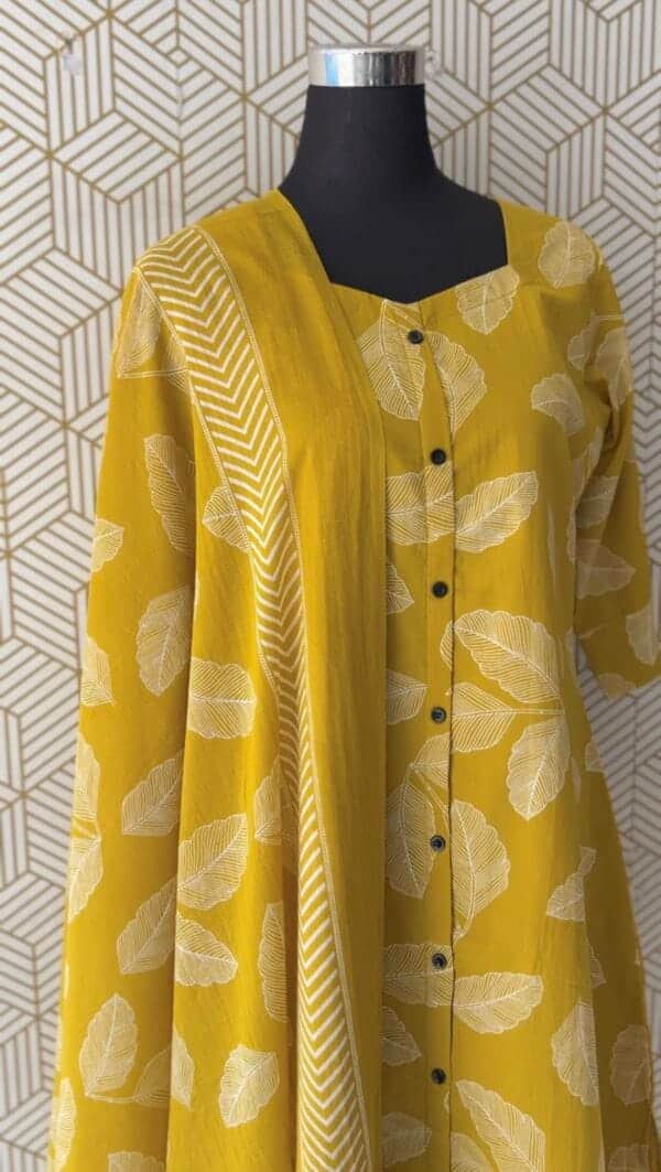 3 Pcs Cotton Aline slitted kurtis with bottom and Dupatta/2349 - Image 6