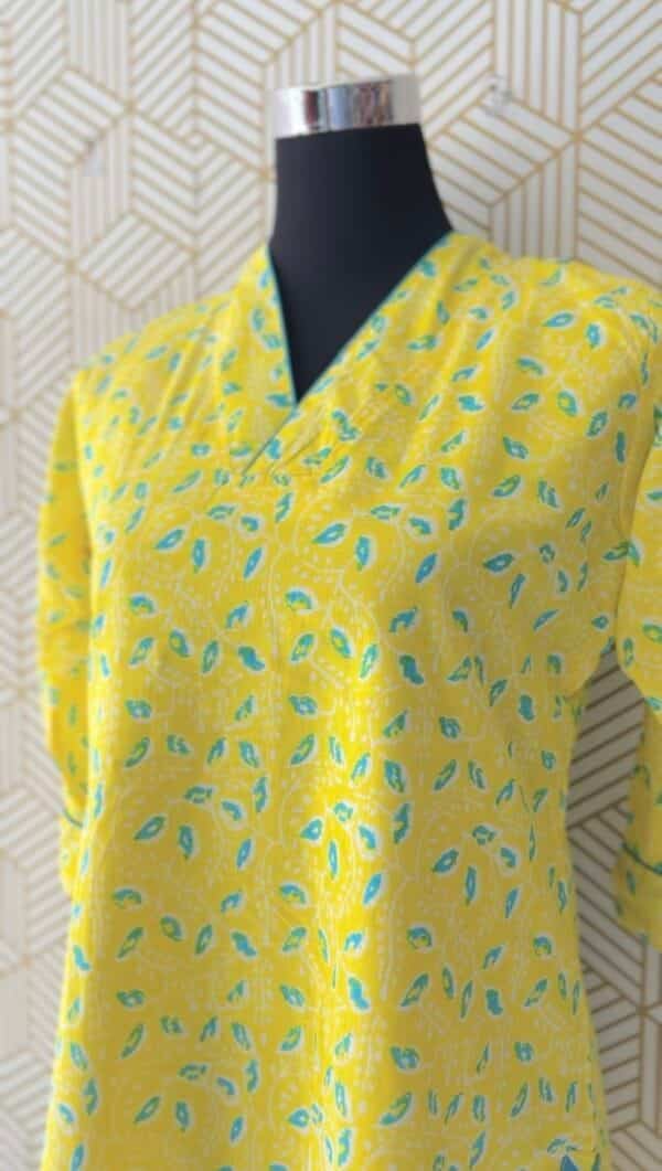 2 Pcs Cotton floral printed Side slitted kurtis with bottom/2374 - Image 3