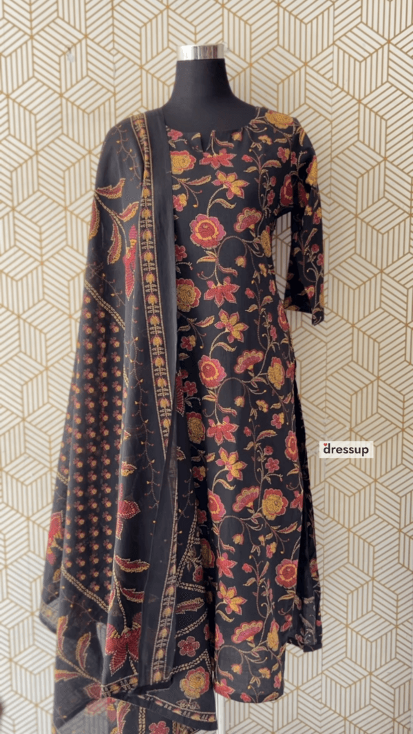 3 Pcs Cotton Side slit kurtis with bottom and Dupatta/2347 - Image 6