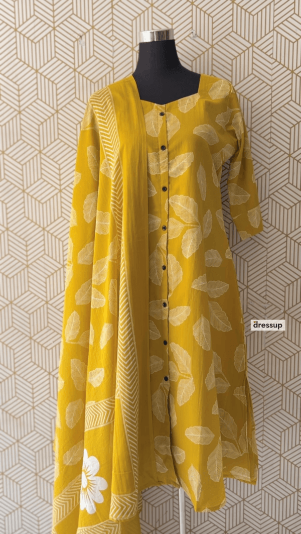 3 Pcs Cotton Aline slitted kurtis with bottom and Dupatta/2349 - Image 3