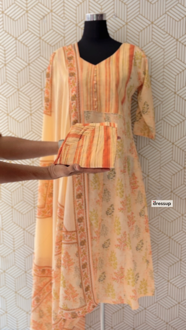 3 Pcs Cotton Aline kurtis with bottom and Dupatta/2346 - Image 3