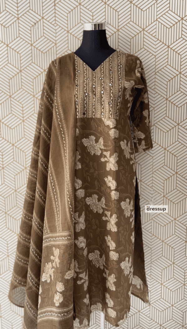 3 Pcs Cotton Side slit kurtis with bottom and Dupatta elegant mirror works/2372 - Image 4
