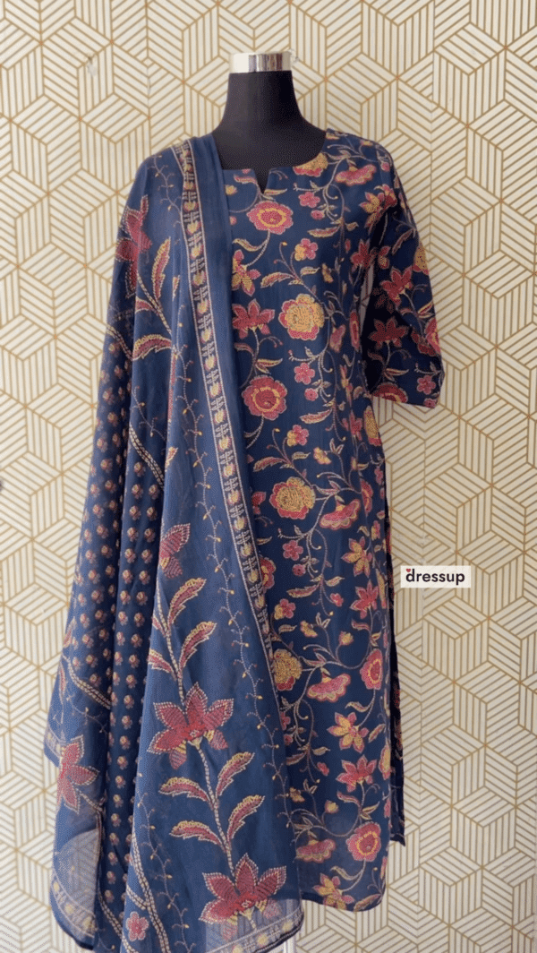 3 Pcs Cotton Side slit kurtis with bottom and Dupatta/2347 - Image 4