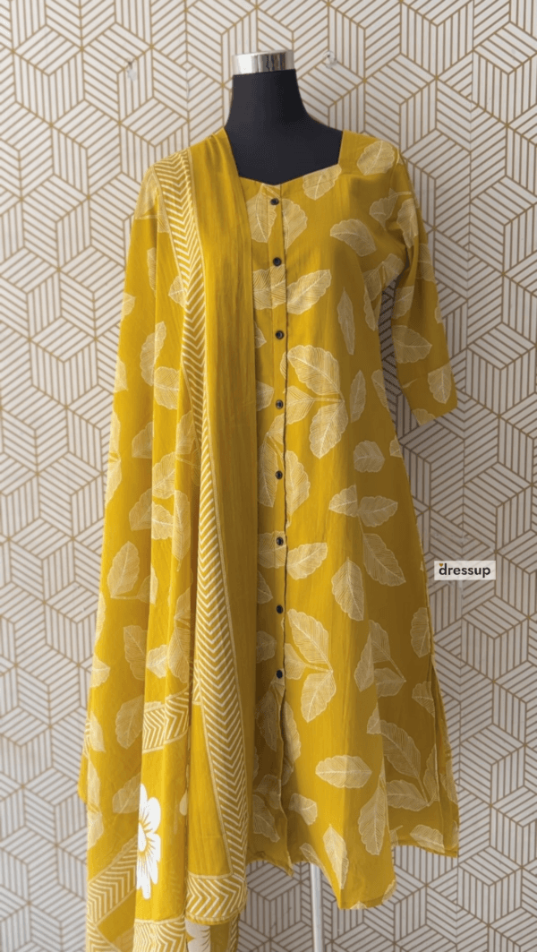 3 Pcs Cotton Aline slitted kurtis with bottom and Dupatta/2349 - Image 5