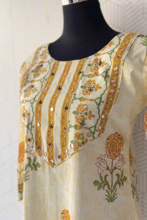 Cotton floral printed side slitted Kurtis with mirror works/2738