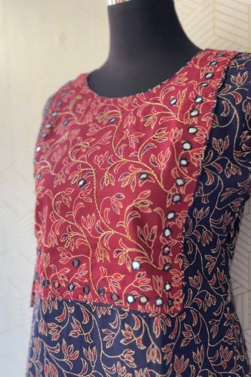 Cotton printed side slitted Kurtis with mirror works/2708