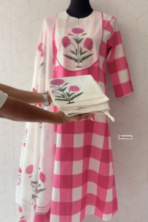Premium 3 Pcs Cotton floral Gingham/Checkered Kurta Set with Pockets side/3152