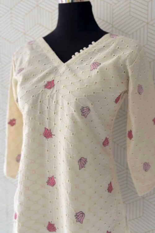 Cotton Hakoba Kurta with floral Embroidery/3274