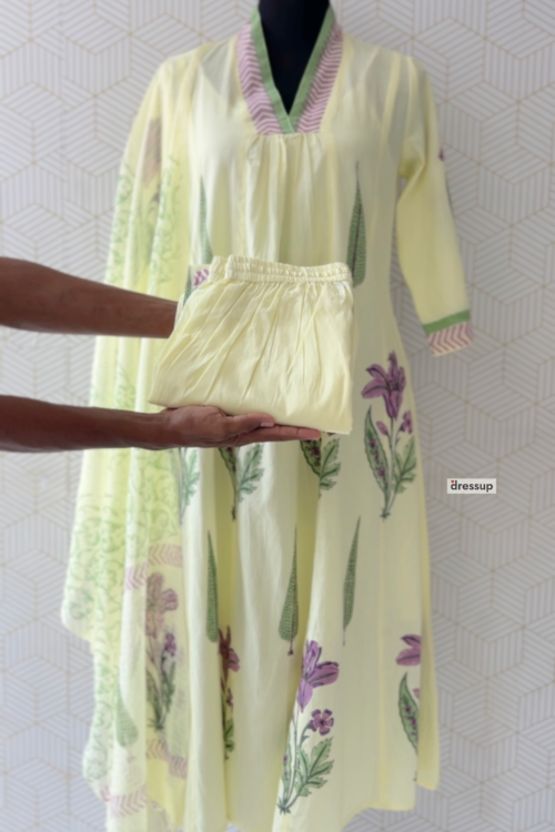 3 piece cottonHand-Block Inspired Floral Suit Set with bottom and dupatta/3292